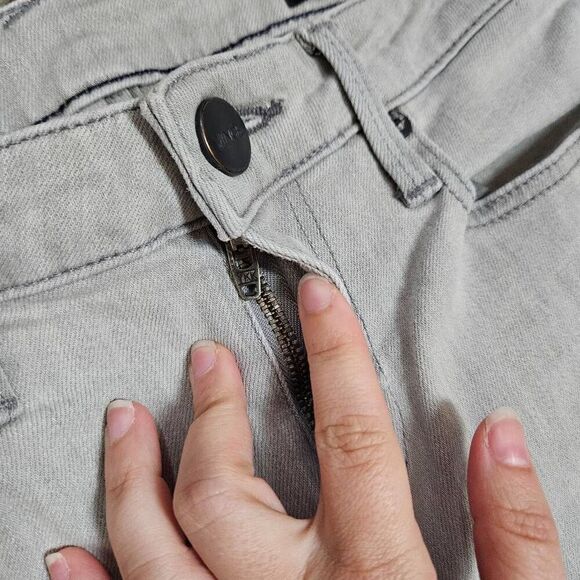 Vince Riley Skinny Jeans - Picture 3 of 9